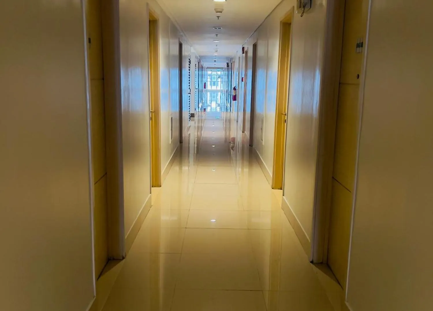 Sea Residence Moa - Paul Manila Filipinler